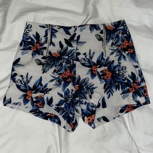Super cute patterned shorts